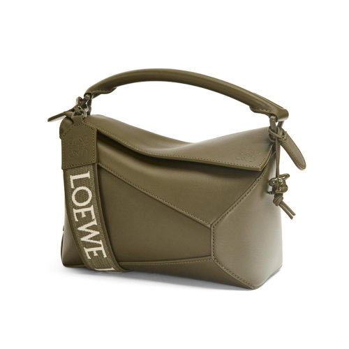 LOEWE/罗意威 22新款 Puzzle Edge系列 女士小号茶粉釉缎面小牛皮同色金属配饰兔子吊饰拆卸调节肩带手提单肩斜挎拼图包A510P60X24-8967