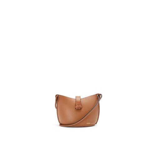  LOEWE罗意威 22年秋冬 女士 单肩包 Moulded Bucket bag in calfskin A546Z49X01-2530