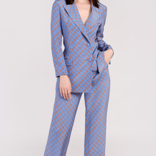 bifubyxingchen/彼伏蓝紫色字母印花丝毛西装女士西服