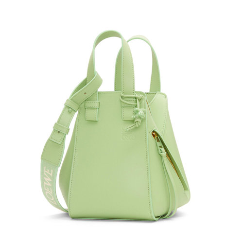 LOEWE/罗意威 22新款 Hammock系列 女士石灰绿釉色缎面小牛皮同色金属配件拆卸调节肩带钩扣开合单肩手提斜挎包A538H13X07-8865