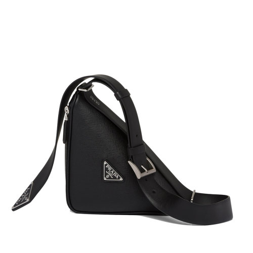 PRADA/普拉达 经典款 男士黑色Saffiano皮革三角形拉链开合手提单肩香蕉包2VL039_2FAD_F0002_V_OOO