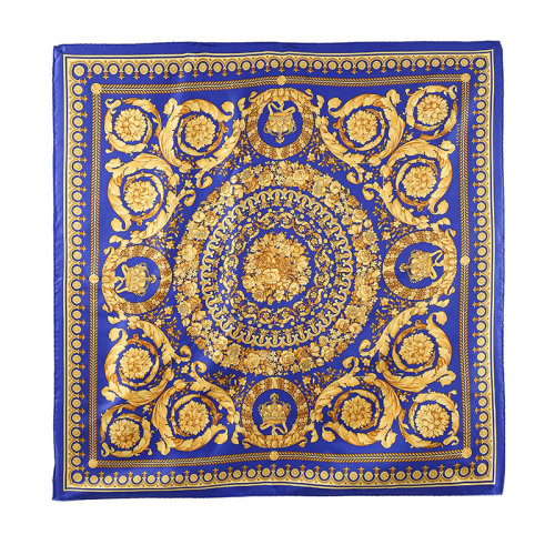 VERSACE/范思哲时尚印花桑蚕丝通用方丝巾IFO9001IT022835U