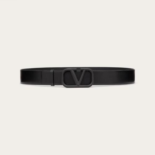  VALENTINO华伦天奴 22年秋冬 男士 腰带 Ceinture VLogo Signature en veau. Hauteur : 40 mm