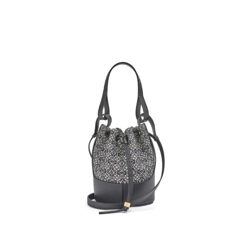  LOEWE罗意威 22年秋冬 女士 手提包 Small Balloon bag in Anagram jacquard and calfskin A71