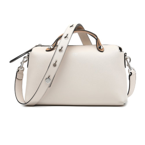 FENDI/芬迪21新品Logo徽标牛皮革女士手提单肩斜挎包8BL1465QJF