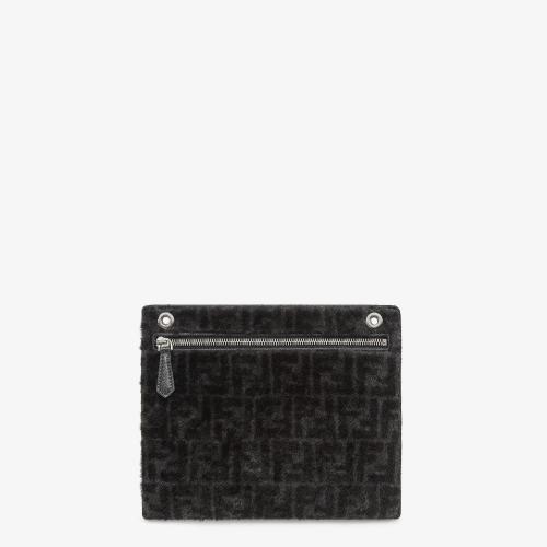  FENDI芬迪 22年秋冬 男士 手拿包 黑色毛羊皮口袋 7AR98_GR5F0NPN