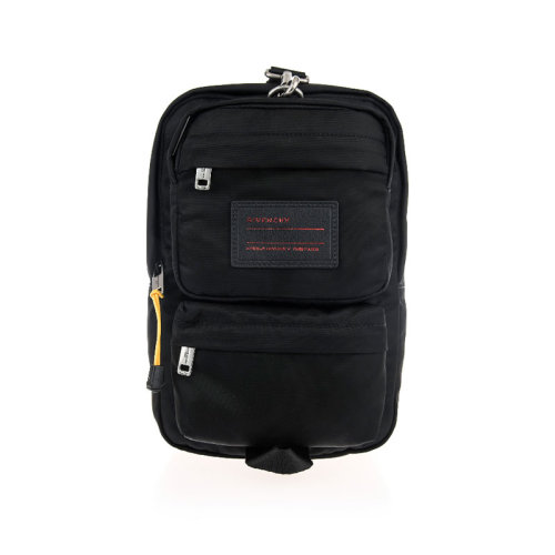 Givenchy/纪梵希 男士 男包皮质品牌字母LOGO拉链式黑色尼龙单肩包斜挎包 BK501FK08E-001