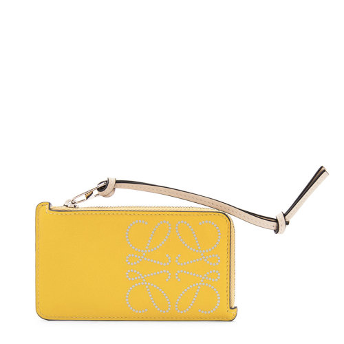 LOEWE/罗意威 20  Brand系列 女士芥末色/淡燕麦色经典小牛皮切割徽标拉链卡包0010593689