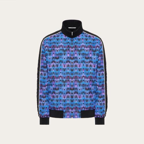  VALENTINO华伦天奴 22年秋冬 男士 夹克 BLOUSON EN NYLON IMPRIMé V NEON OPTICAL XV3CIK908
