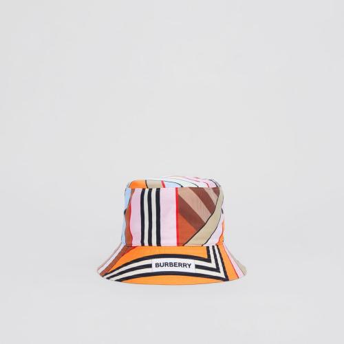  BURBERRY 22年秋冬 男士 蒙太奇印花丝质渔夫帽 80532481