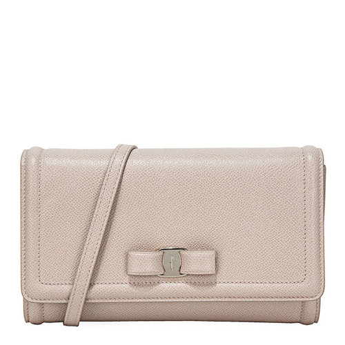 Salvatore Ferragamo/菲拉格慕 女士 女包 坚果色皮革时尚斜挎包单肩包 22C940 675579