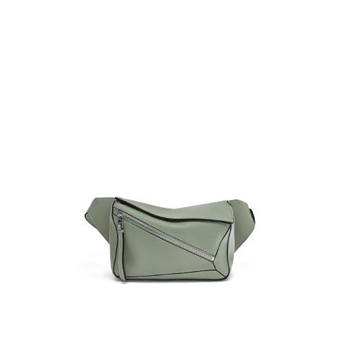  LOEWE罗意威 22年秋冬 男士 单肩包 Small Puzzle Bumbag in classic calfskin B510P35X09-438