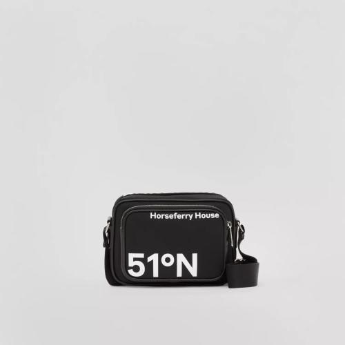  BURBERRY 22年秋冬 男士 坐标印花尼龙斜背包 80648651