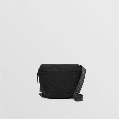  BURBERRY 22年秋冬 男士 Archie - 专属标识棉质混纺斜背包 80629051