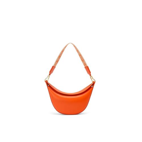  LOEWE罗意威 22年秋冬 女士 单肩包 Small LOEWE Luna bag in satin calfskin and jacquard A9