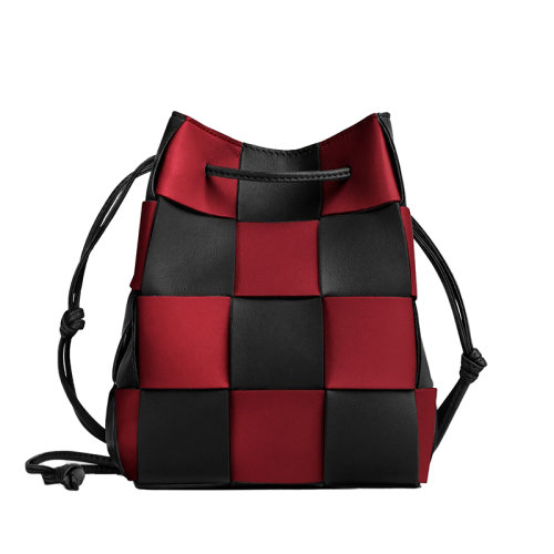 Bottega Veneta/葆蝶家 22新款 女士小号苹果红/巴罗洛拼接小牛皮抽绳封口金色饰面单肩斜挎水桶包680218V2AC36371