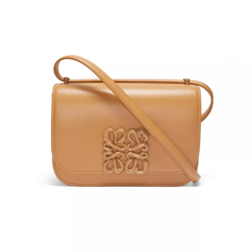 LOEWE/罗意威 22秋冬新款 Goya系列 女士小号暖沙色丝绸牛皮革磁扣压纹标志亮面同色配件调节肩带肩背斜挎包A896N09X15-2586