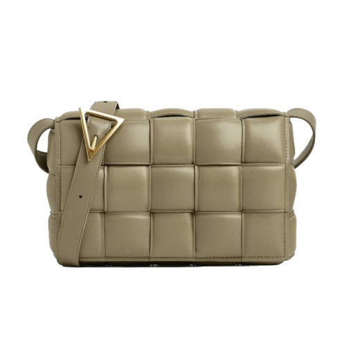 Bottega Veneta/葆蝶家 22新款 女士咖色绗缝羔羊皮饰有Intreccio图案金属搭扣金色饰面单肩包591970VCQR11520