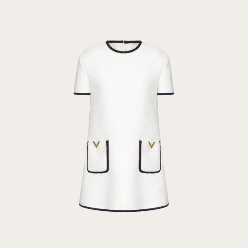  VALENTINO华伦天奴 22年秋冬 女士 连衣裙 ROBE EN CRISP TWEED 1B3VAZU37A66A1