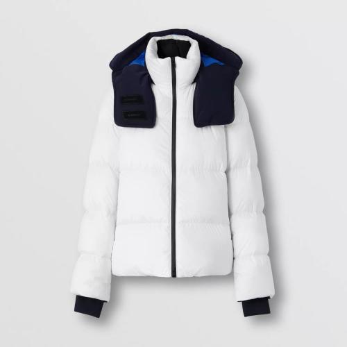  BURBERRY 22年秋冬 女士 可拆式连帽尼龙羽绒服 80610381