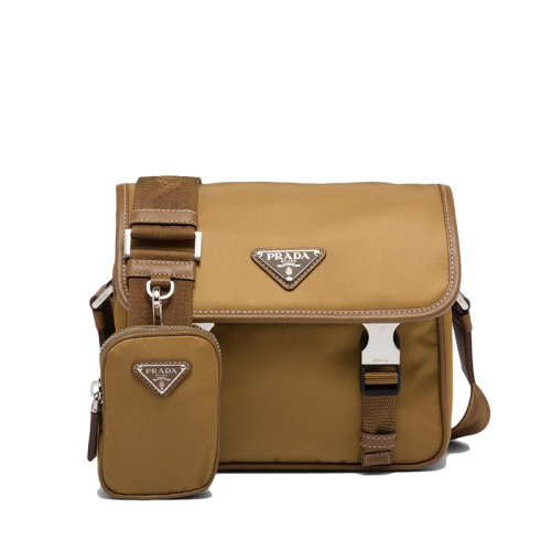 PRADA/普拉达 22新款 男士烟草色再生尼龙Saffiano皮革饰边双旁开扣翻盖开合单肩斜挎邮差包2VD034_2DMH_F0005_V_XOP