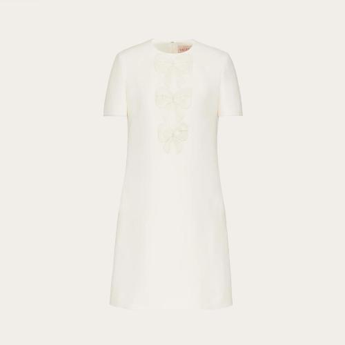  VALENTINO华伦天奴 22年秋冬 女士 连衣裙 ROBE BRODéE EN CREPE COUTURE XB3VAXJ11CFA03