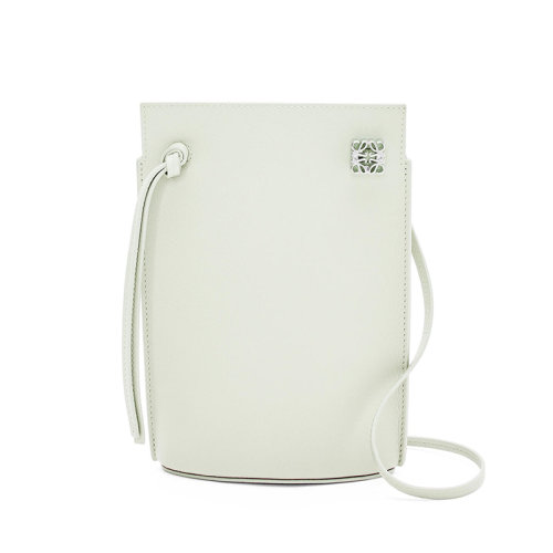 LOEWE/罗意威 23春夏新款 女士浅春色小牛皮金色标志单肩斜挎包C630R12X01-8763