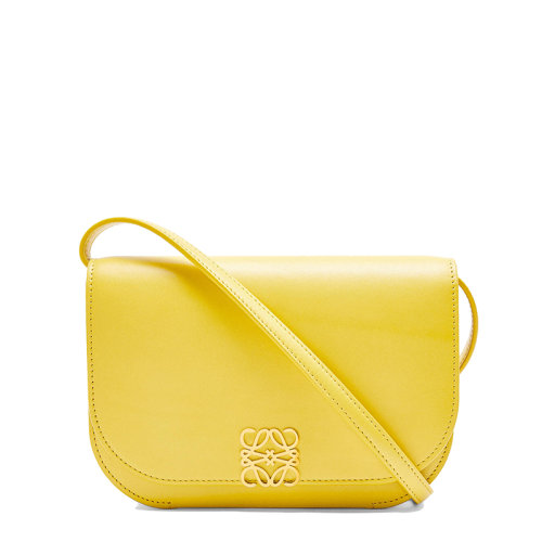 LOEWE/罗意威 20  Goya系列 女士黄色真丝小牛皮金属徽标磁扣三内袋单肩斜挎手拿包0010593440
