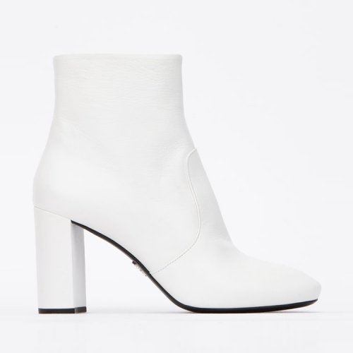 PRADA/普拉达  短靴 女性 袜靴 尖头 白色 短靴 1T671L-034-F0009有瑕疵