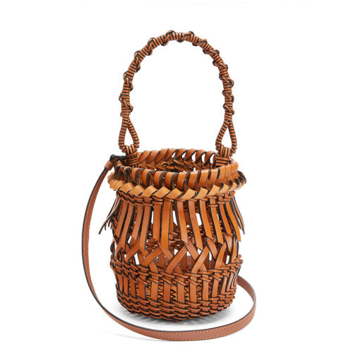 LOEWE/罗意威 经典款Bucket系列 女士小号棕色编织小牛皮流苏单肩斜跨手提水桶包326.05AC19-2530