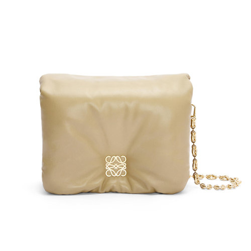 LOEWE/罗意威  22秋冬新款 Puffer Goya系列 女士粘土绿色纳帕小羊皮鹅毛填充磁扣拆卸金色甜甜圈形状链条手提斜挎单肩包AP40P41X01-9584