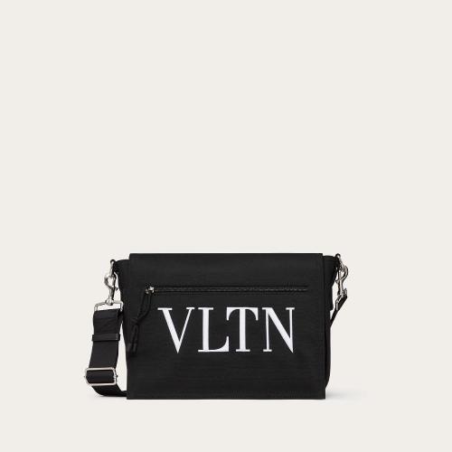  VALENTINO华伦天奴 22年秋冬 男士 单肩包 SAC MESSENGER VLTN EN NYLON 1Y2B0B79MVC0NI