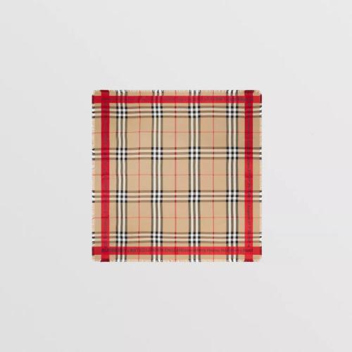  BURBERRY 22年秋冬 女士 蒙太奇印花丝毛混纺围巾 80609531