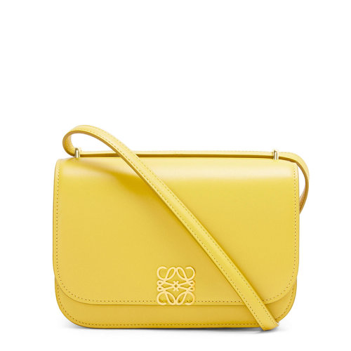 LOEWE/罗意威 20  Goya系列 女士小号黄色真丝小牛皮金属徽标磁扣单肩斜挎包0010594349