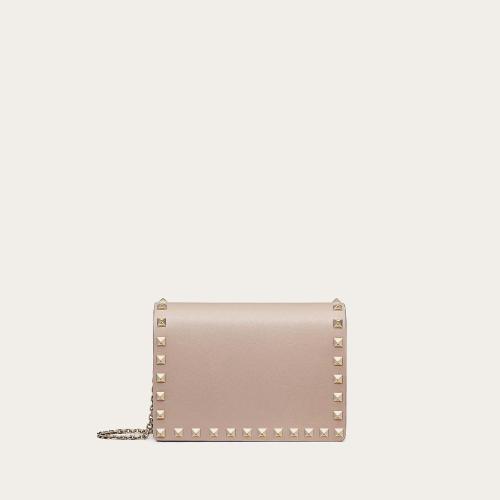  VALENTINO华伦天奴 22年春夏 女士 手拿包 Pochette a bandouliere chaine Rockstud en vea 预定商品1-3周发货