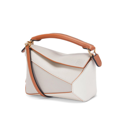 LOEWE/罗意威 22新款Puzzle Edge系列 女士迷你幽灵白/暖白色纳帕小牛皮编织手柄单肩斜挎手提拼图包A510P88X05-1759