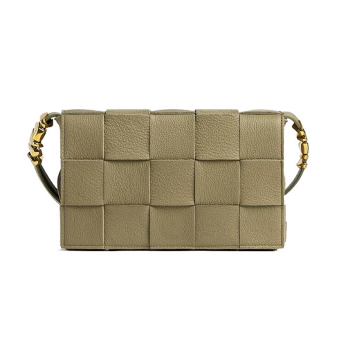 Bottega Veneta/葆蝶家 22新款 女士咖色粒面小牛皮Intreccio图案磁扣开合金色饰面单肩包666870VCP111520