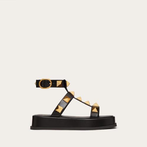 VALENTINO华伦天奴 22年秋冬 女士 平底凉鞋 SANDALES ROMAN STUD EN VEAU. TALON?: 40?MM X