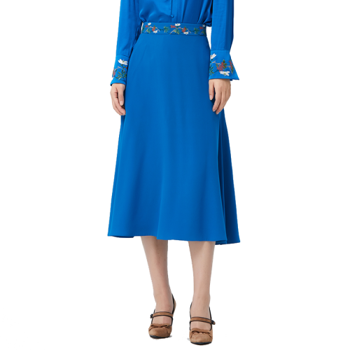 HUI/卉21年秋冬新品 靛蓝红妆香兰腰间非遗刺绣进口SPH纱线抗皱易打理A摆插袋女士半身裙裙子HR41A01463