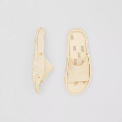  BURBERRY 22年秋冬 男士 徽标拼裁片装饰拖鞋 80568041