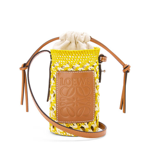 LOEWE/罗意威  Cylinder Pocket系列 女士自然色/黄色棕榈小牛皮徽标压纹手提单肩斜挎包0010563112