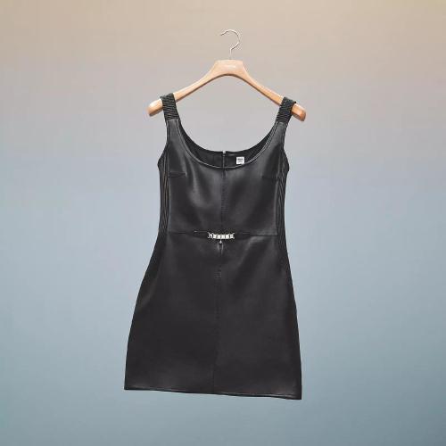  HERMES爱马仕 22年秋冬 女士 连衣裙 Mini-robe en cuir details smockes H2H1503D40234