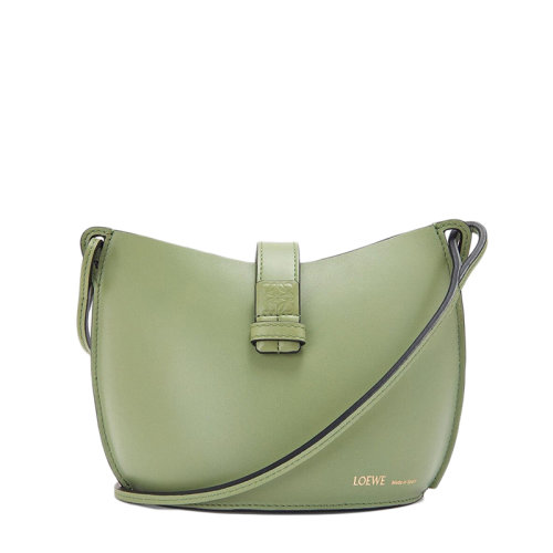 LOEWE/罗意威 22春夏新款Moulded Bucket系列 女士迷迭香色小牛皮斜挎单肩水桶包0010650919