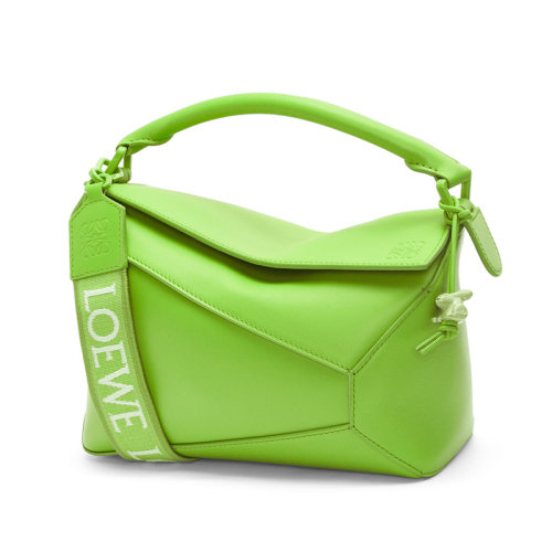 LOEWE/罗意威 22新款 Puzzle Edge系列 女士小号豌豆绿釉缎面小牛皮同色金属配饰兔子吊饰拆卸调节肩带手提单肩斜挎拼图包A510P60X24-8611