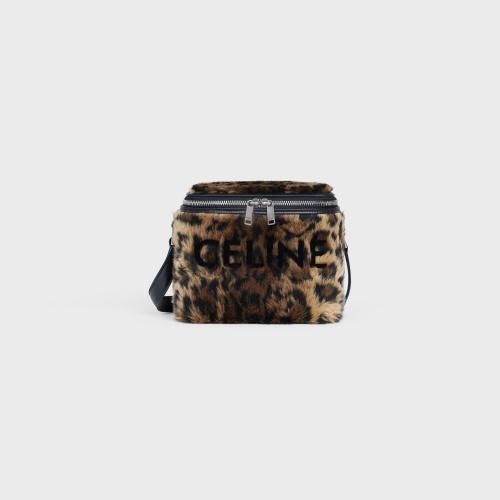  CELINE赛琳思琳 22年秋冬 男士 单肩包 CELINE蓬松豹纹织物盒子包 110592EKI.02NC