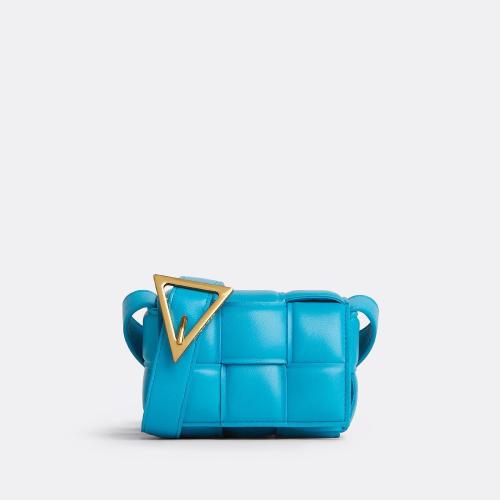  BV葆蝶家 22年秋冬 女士 单肩包 candy padded cassette 716648VCQR14619