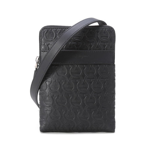 Salvatore Ferragamo/菲拉格慕【22年新款】男士牛皮单肩斜挎包Gancini图案 240311