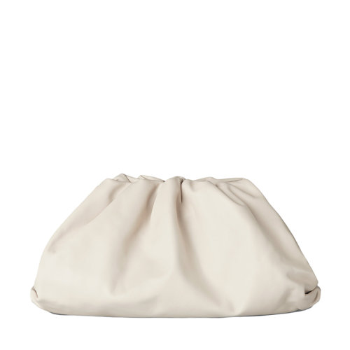 Bottega Veneta/葆蝶家 经典POUCH系列 女士石膏色光滑小牛皮手拿云朵包576227VCP409646