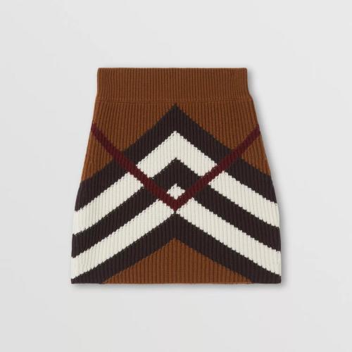 BURBERRY 22年秋冬 女士 V 形格纹羊绒棉质混纺迷你半裙 80557341