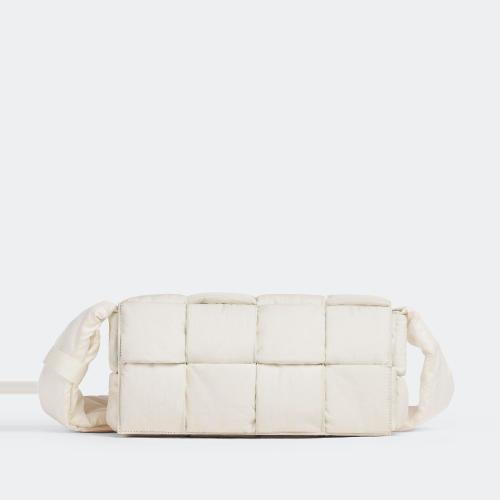  BV葆蝶家 22年秋冬 男士 单肩包 padded tech cassette 705579V2B019045